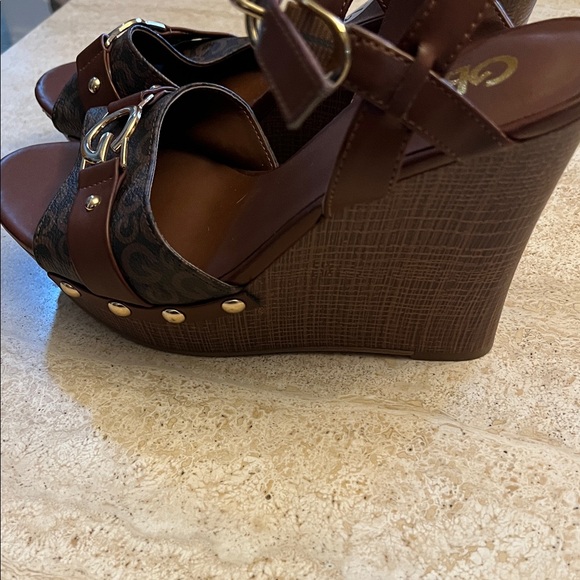 Guess Brown and Gold Sandals - Picture 2 of 7